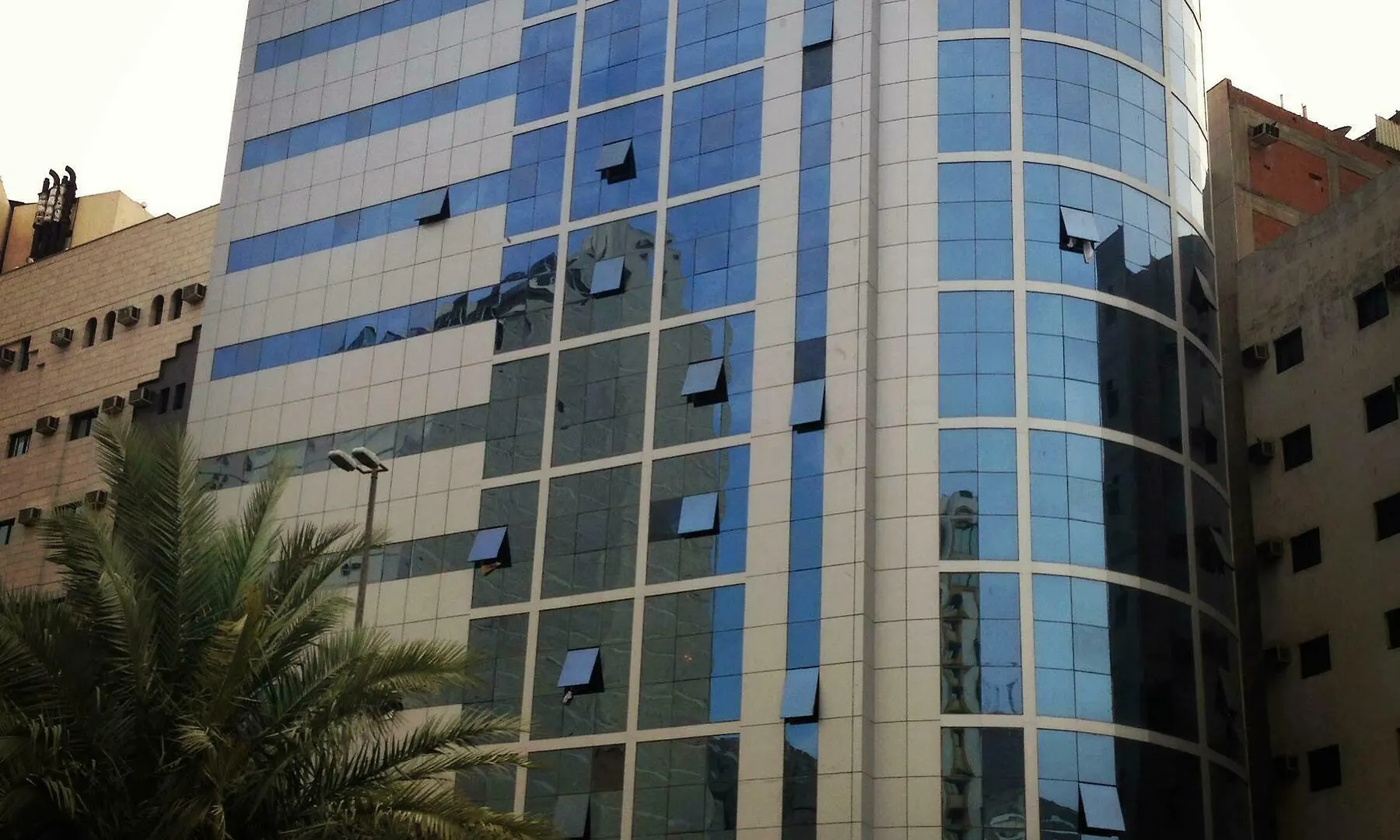 Qasr Al Azizia Hotel مكة 3*,